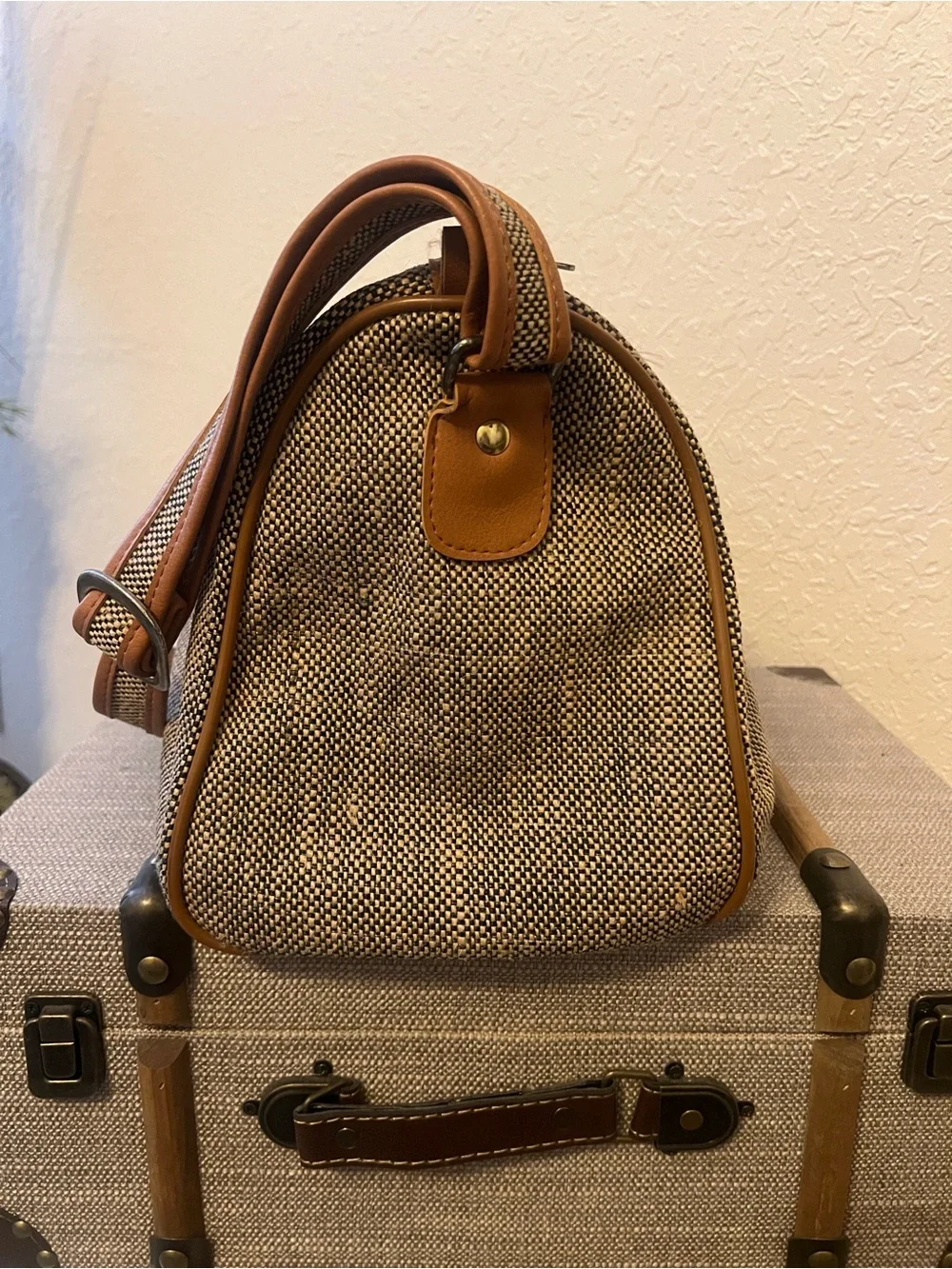 Samsonite Special Collection- Tweed Jute  Tan and Brown Duffel Bag with Tan Trim